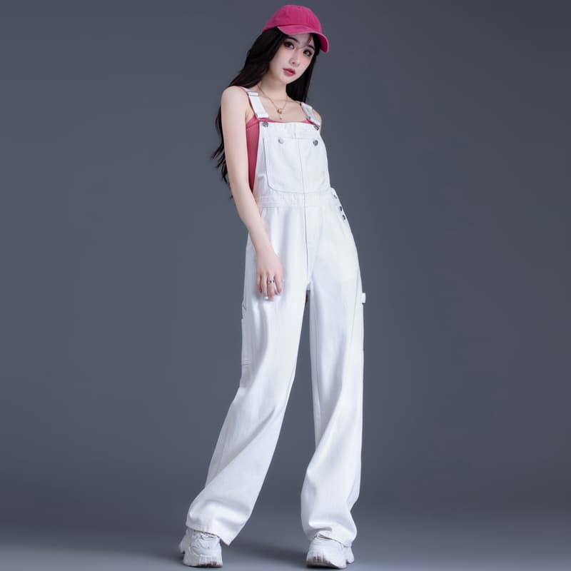 ジェンダーレスファッション ゆったりシルエットのデニムサロペット